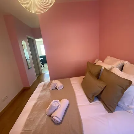 Apartment Au Bonheur Des Roses, Parking, Terrasse & Jardin Veyrier-du-Lac