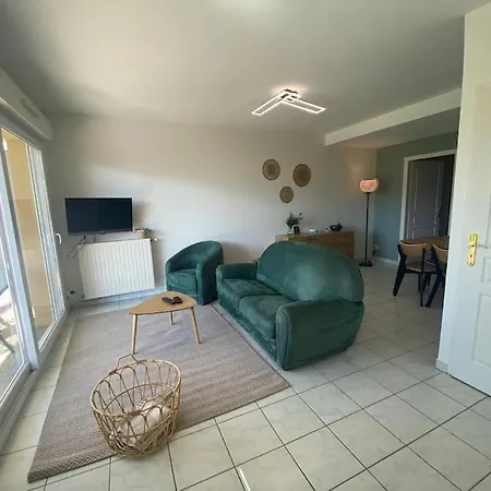 Apartment Au Bonheur Des Roses, Parking, Terrasse & Jardin *