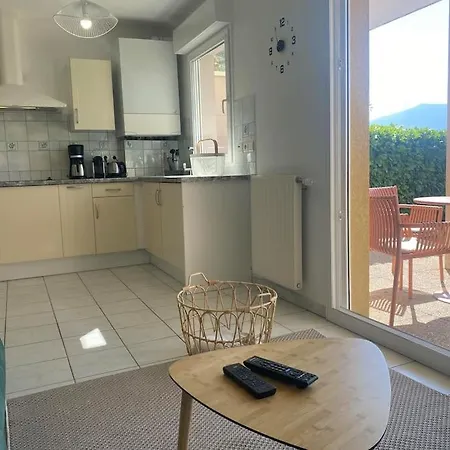 Au Bonheur Des Roses, Parking, Terrasse & Jardin Apartment Veyrier-du-Lac