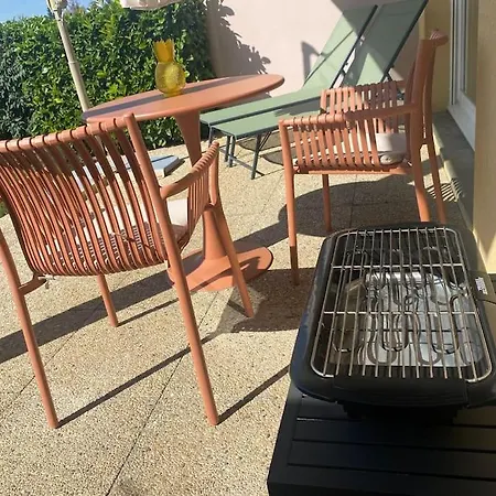 Au Bonheur Des Roses, Parking, Terrasse & Jardin